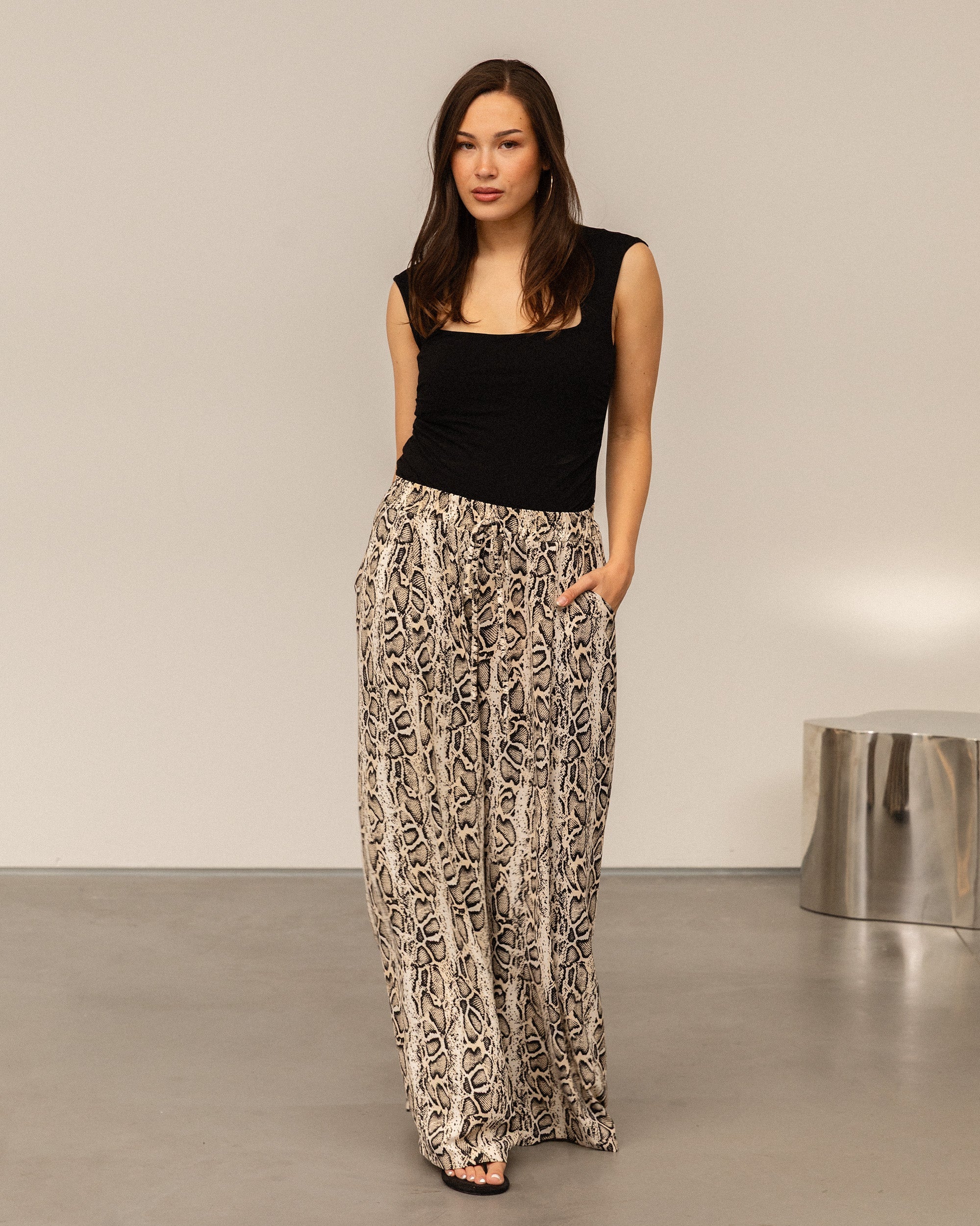 JULIE SNAKE WIDE LEG PANTALON PETITE BEIGE