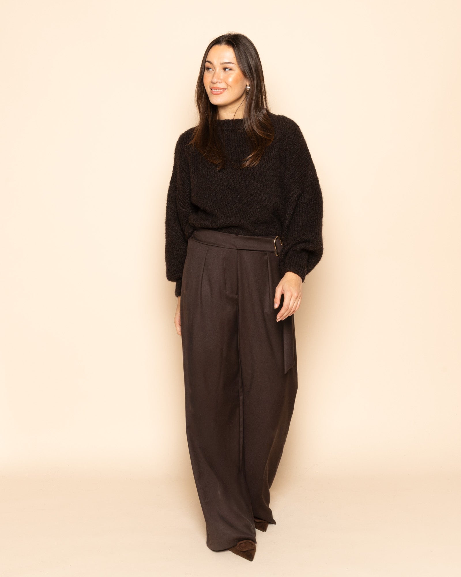 PHOEBE BUCKLE STRAIGHT LEG PANTALON PETITE  BROWN