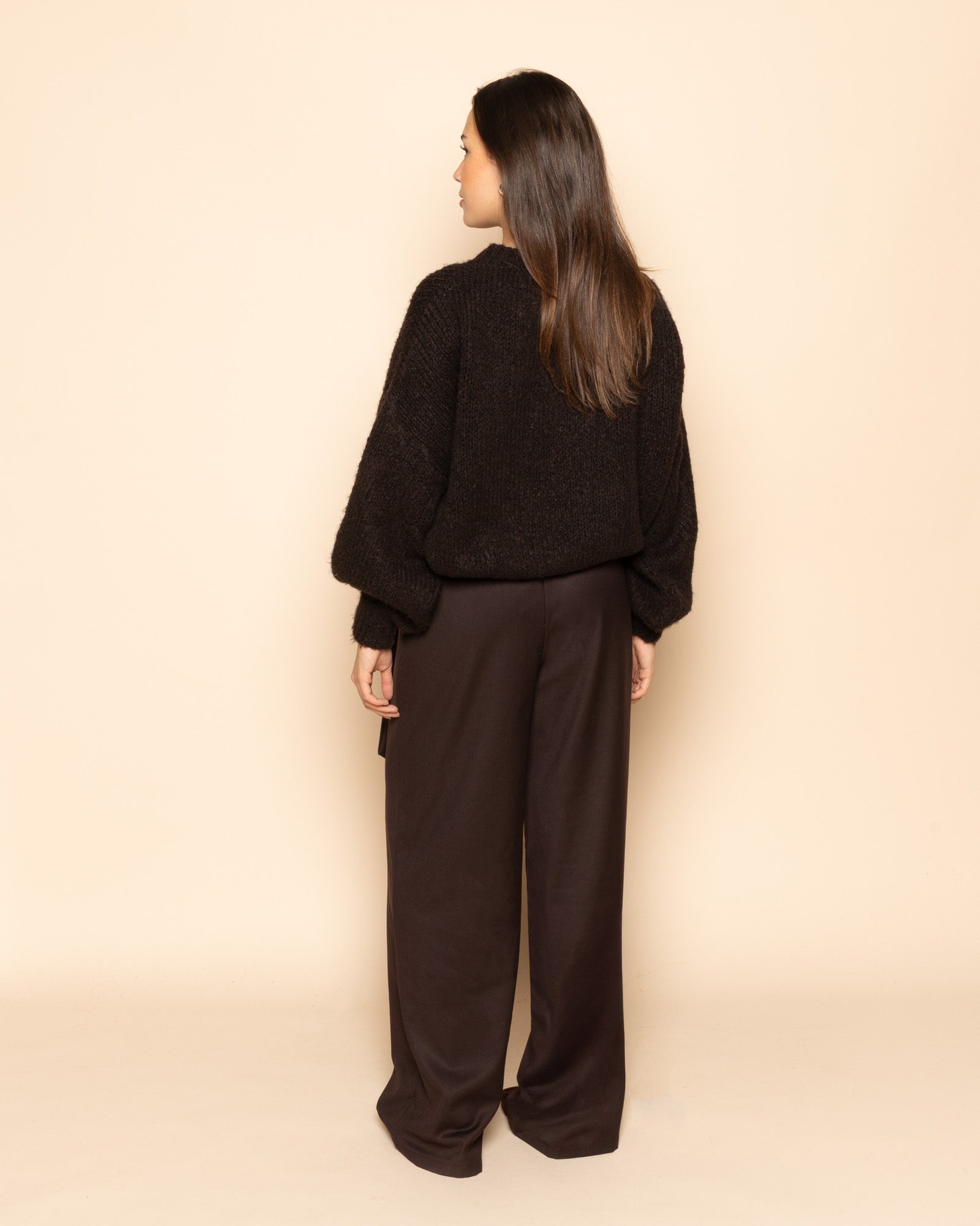 PHOEBE BUCKLE STRAIGHT LEG PANTALON PETITE  BROWN