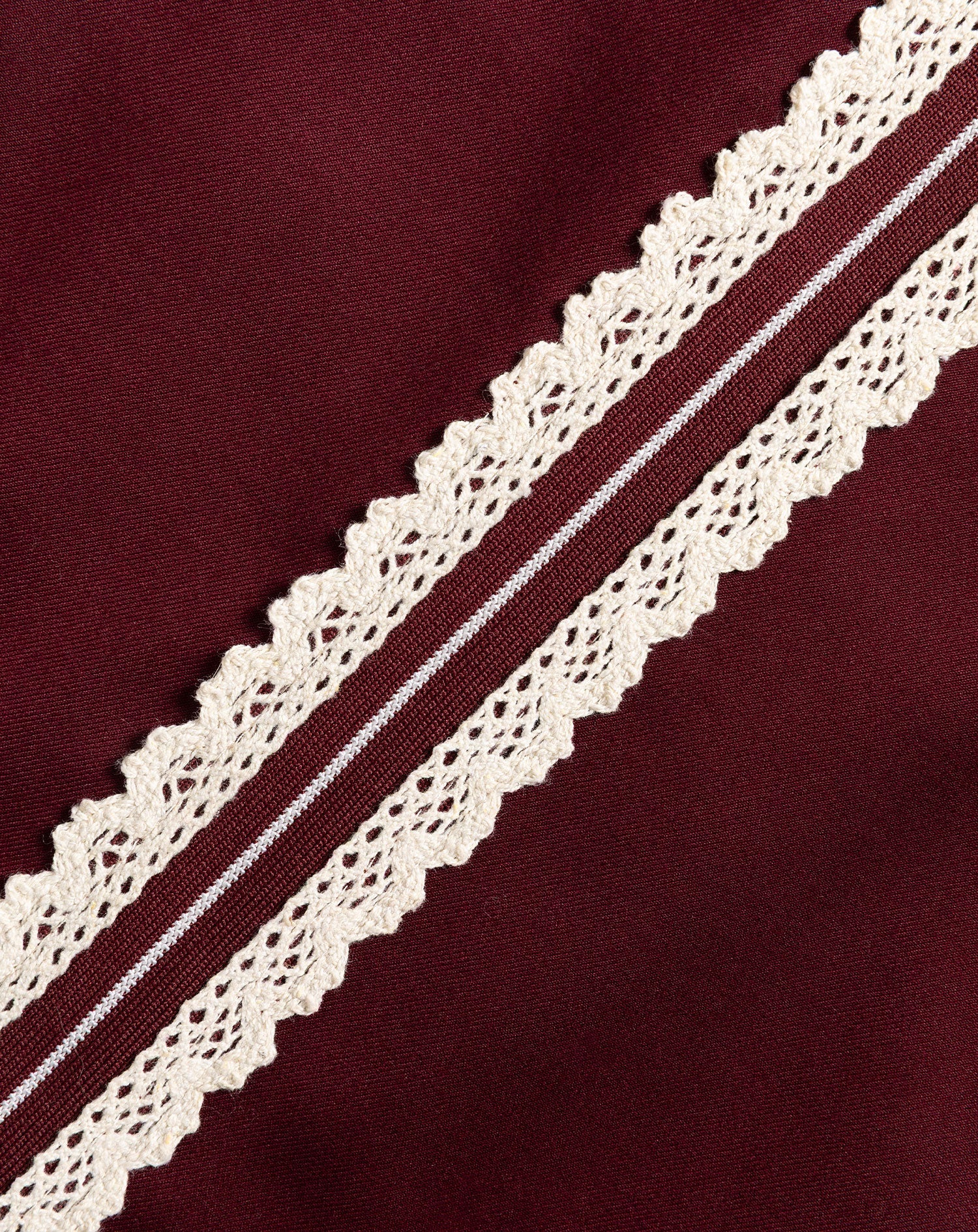 CROCHET TAPE PANTALON PETITE BURGUNDY