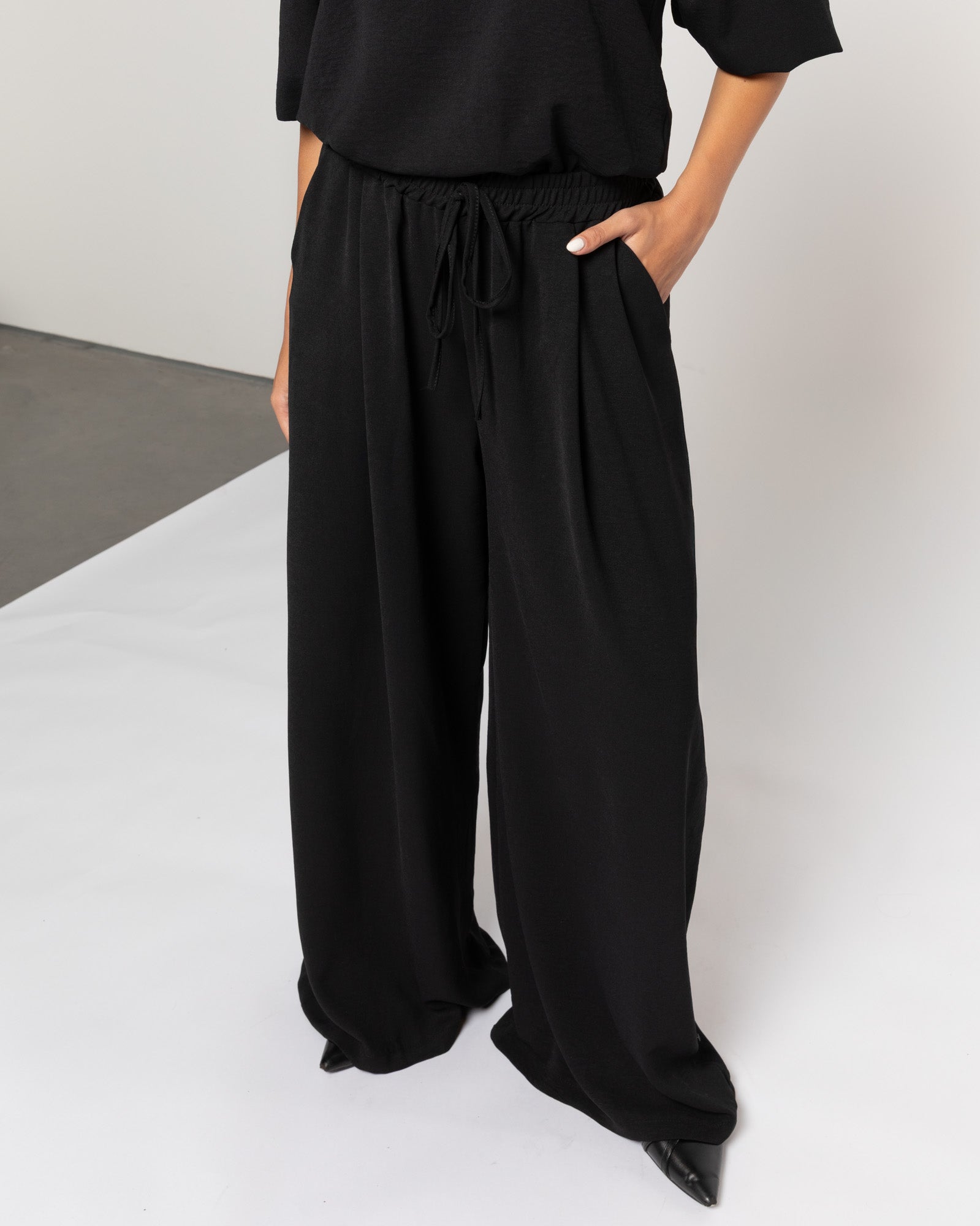 JULIE WIDE LEG PANTALON PETITE BLACK