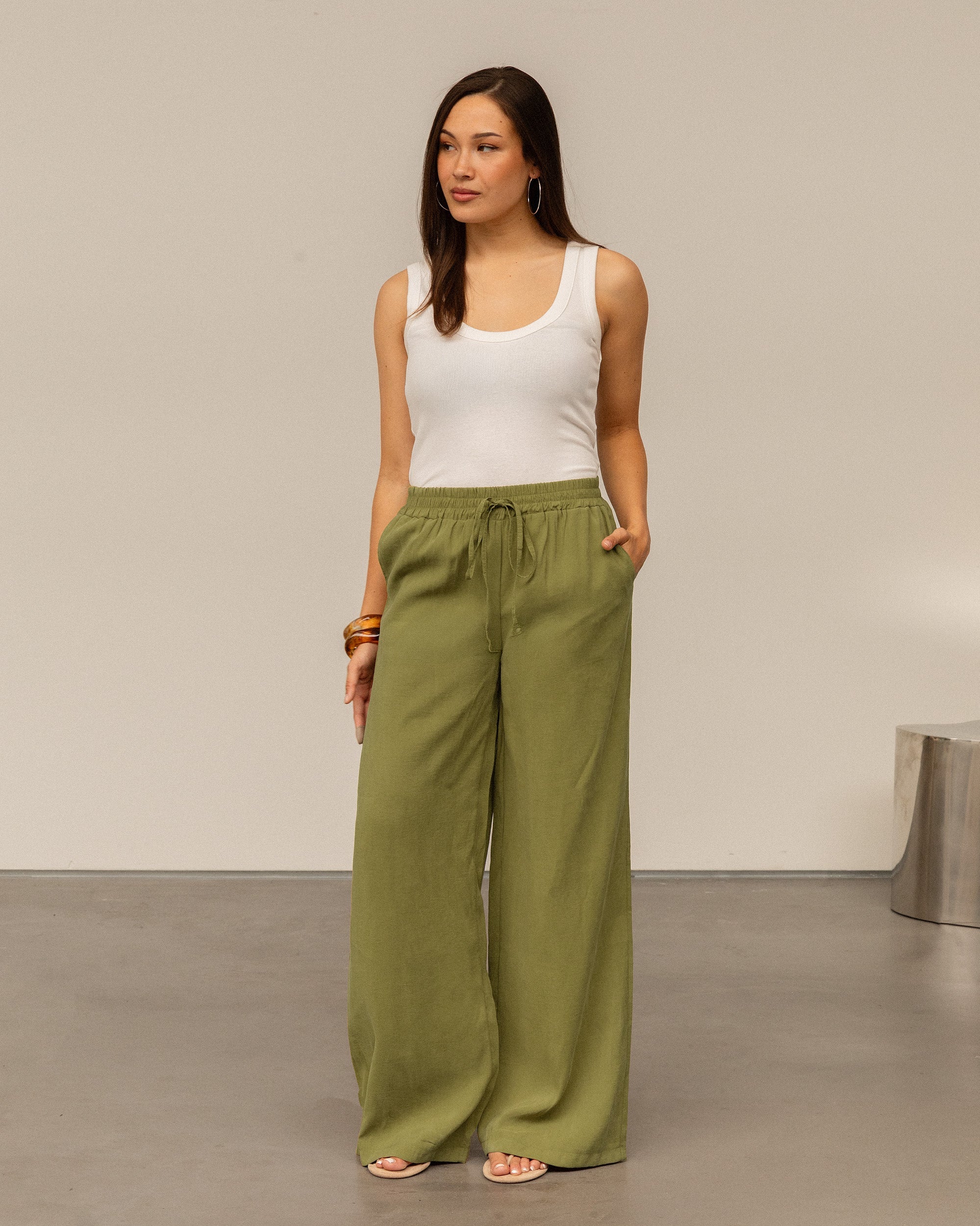 EMMY STRAIGHT LEG PANTS PETITE OLIJFGROEN