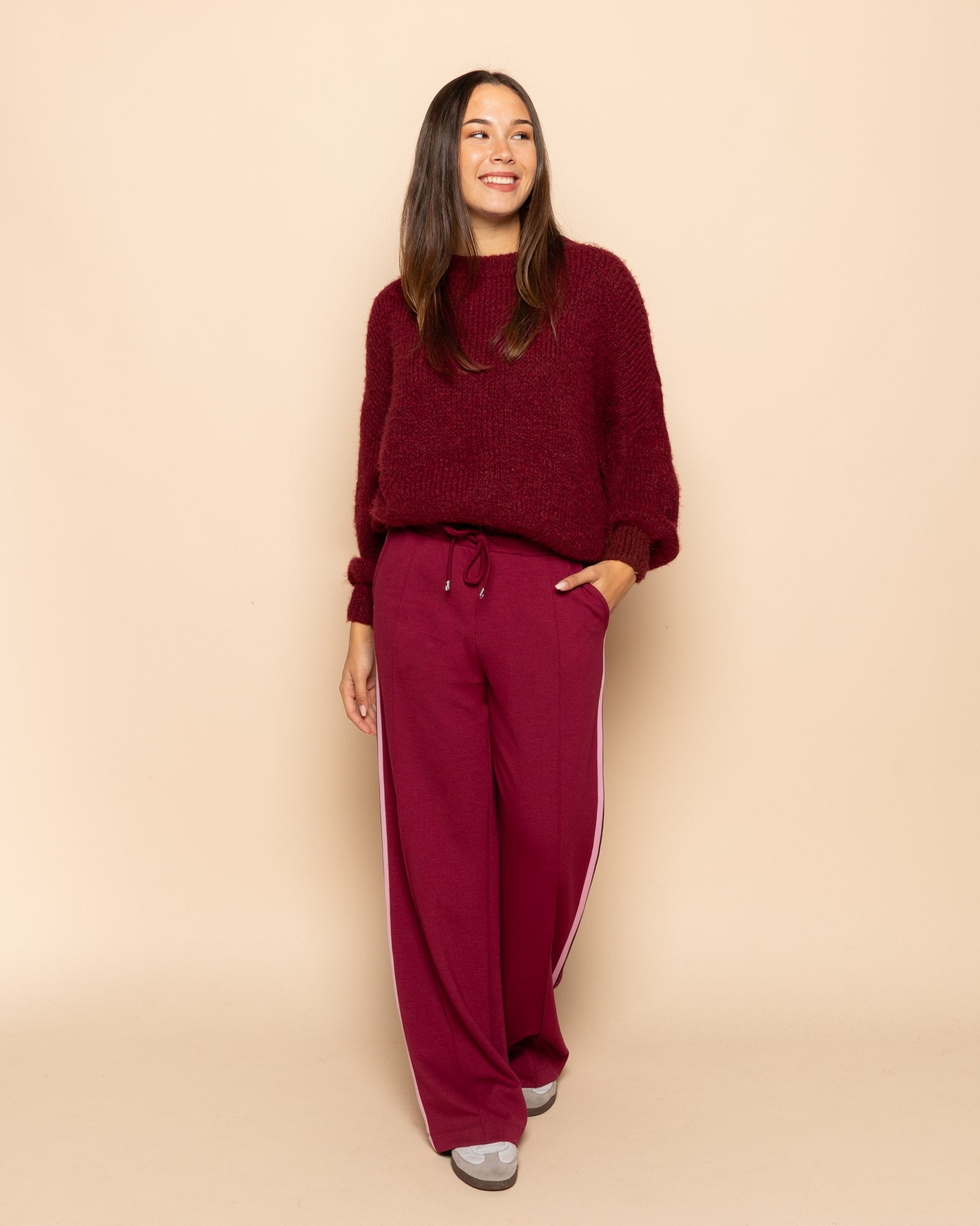 SCUBA PINTUCK TAPE PANTS PETITE BURGUNDY