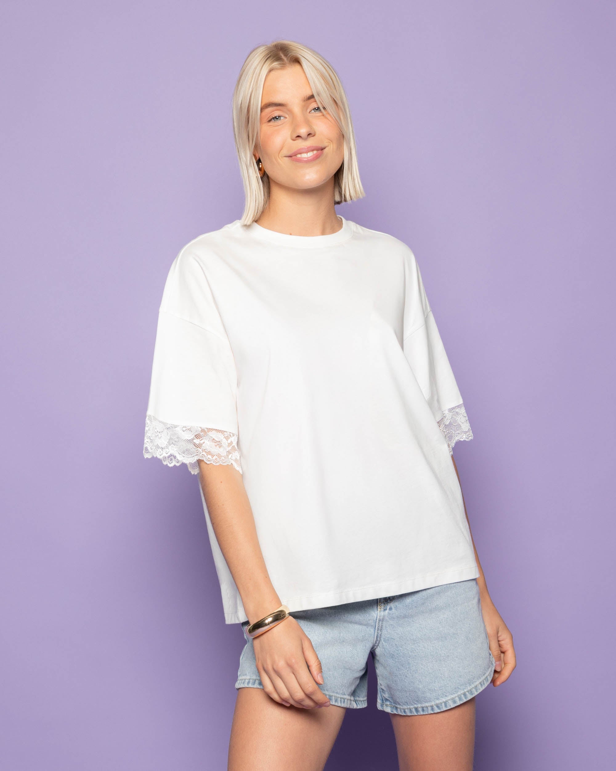 LACE SLEEVE OVERSIZED TEE CREAM