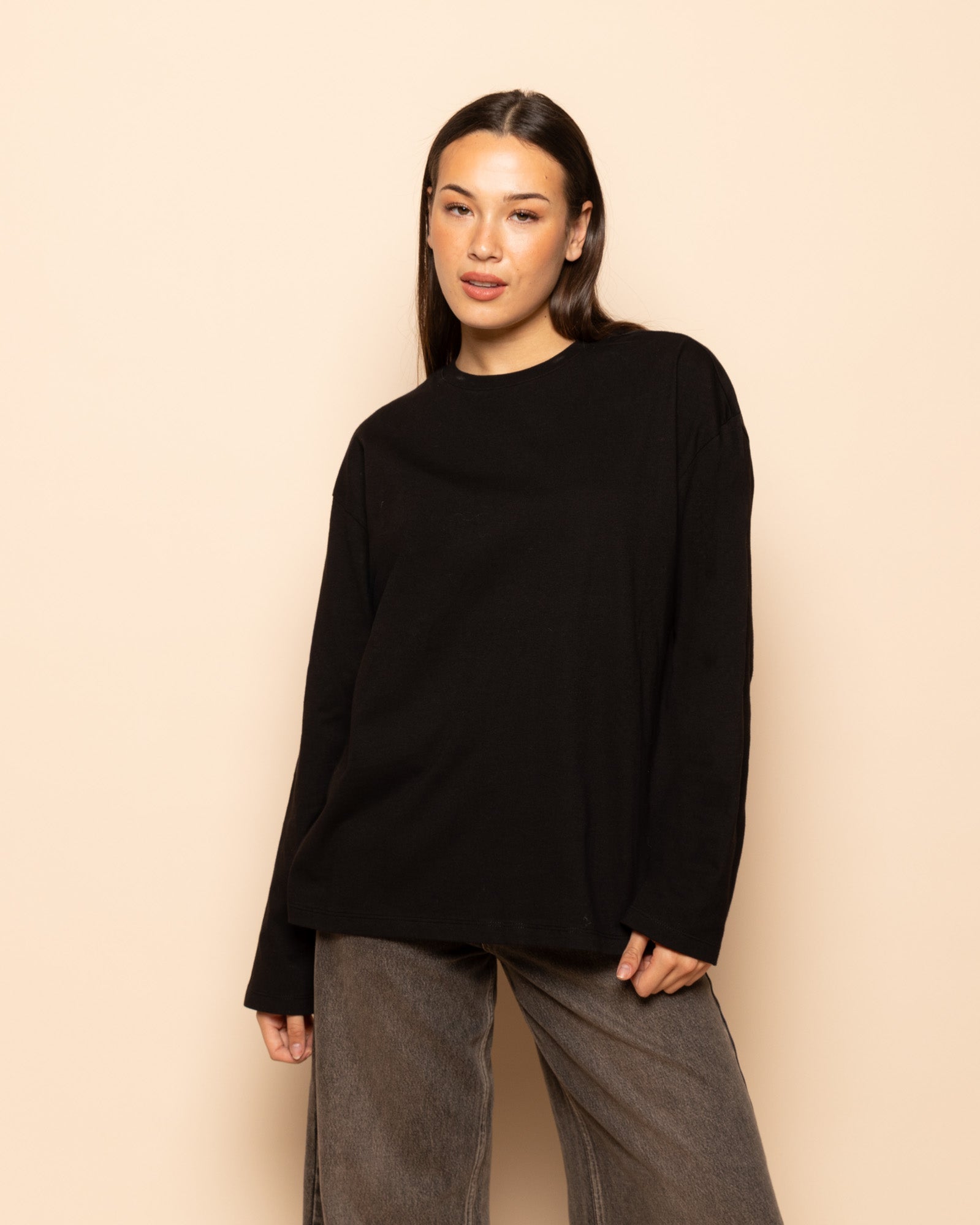 BASIC LONG SLEEVE OVERSIZED TEE BLACK