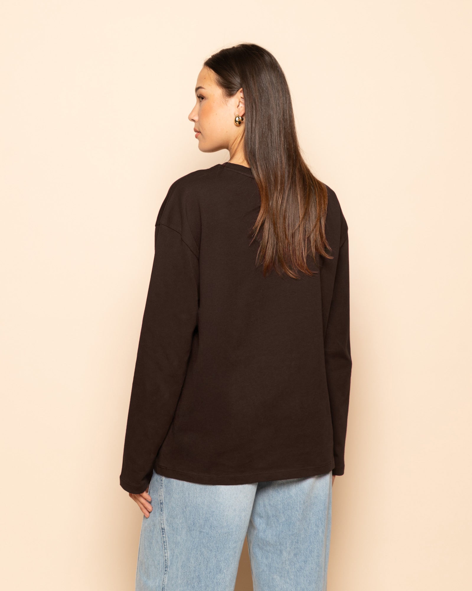 BASIC LONG SLEEVE OVERSIZED TEE DARK BROWN