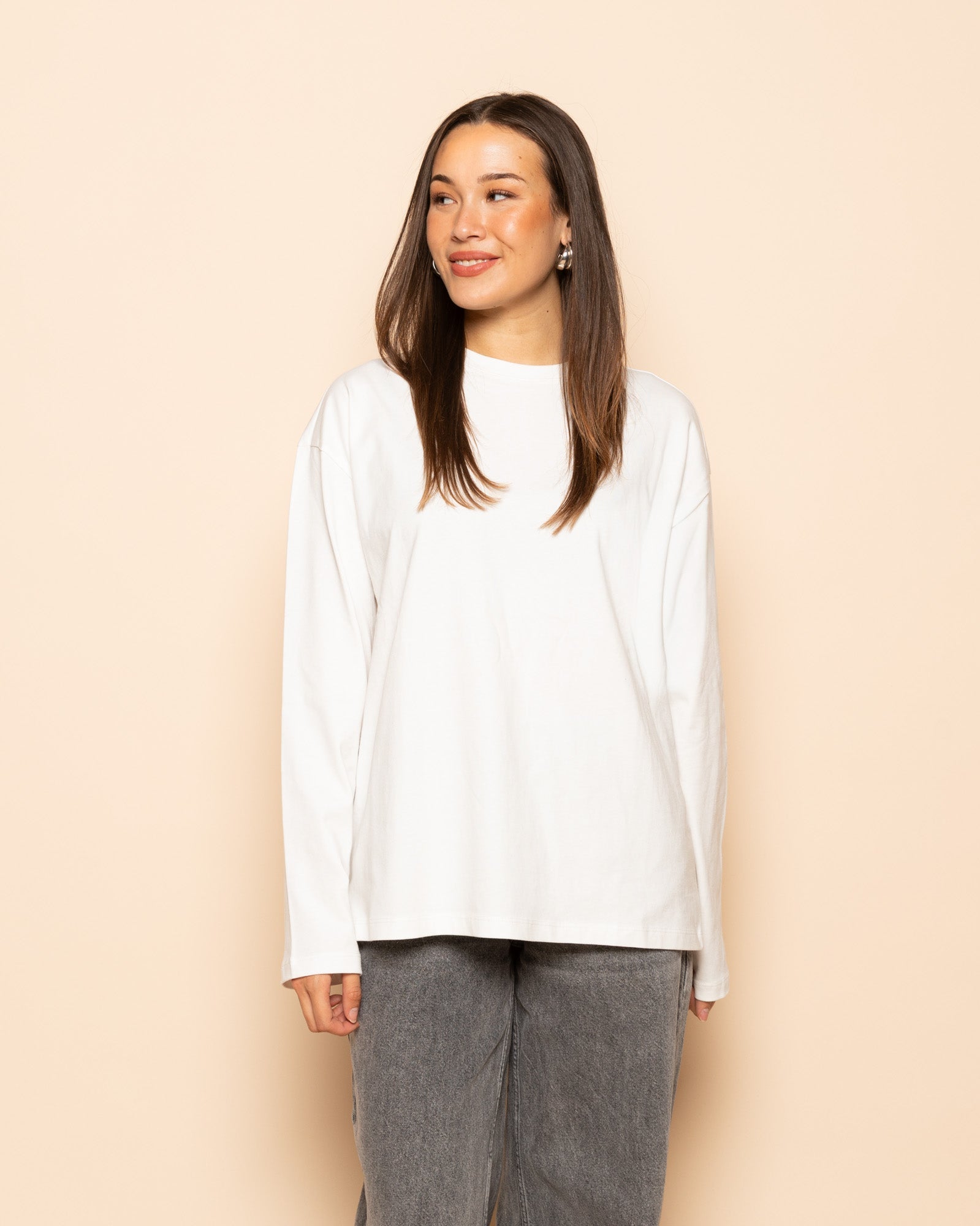 BASIC LONG SLEEVE OVERSIZED TEE CREAM