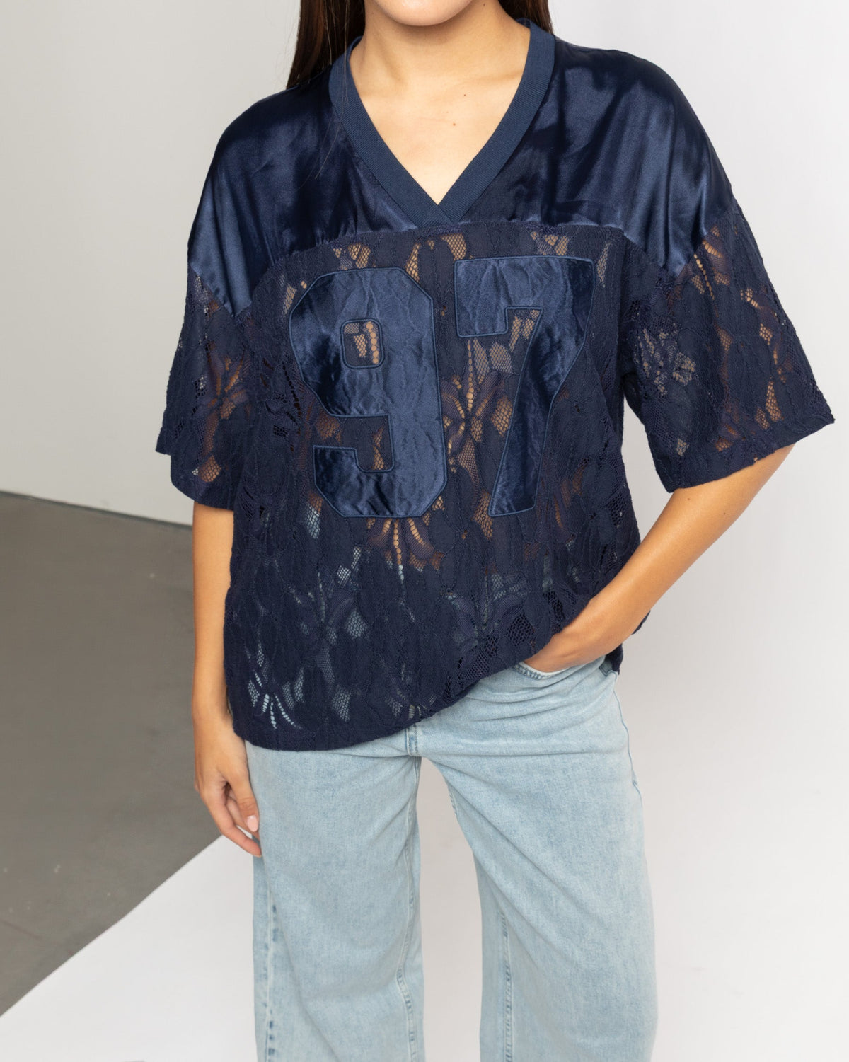 97 SATIN LACE OVERSIZED TEE NAVY