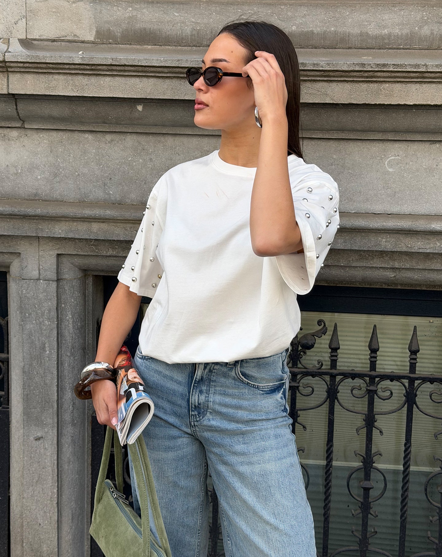 BOLD STUDS SLEEVE OVERSIZED TEE CREAM