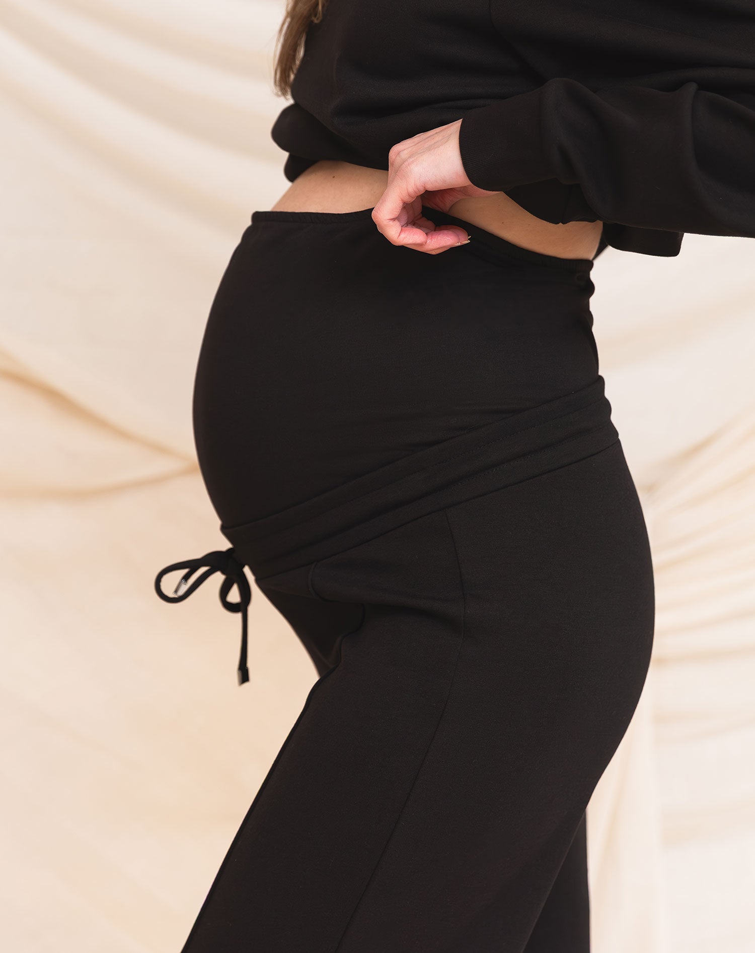SCUBA PINTUCK PANTS MATERNITY PETITE BLACK