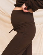 SCUBA PINTUCK PANTS MATERNITY PETITE BROWN