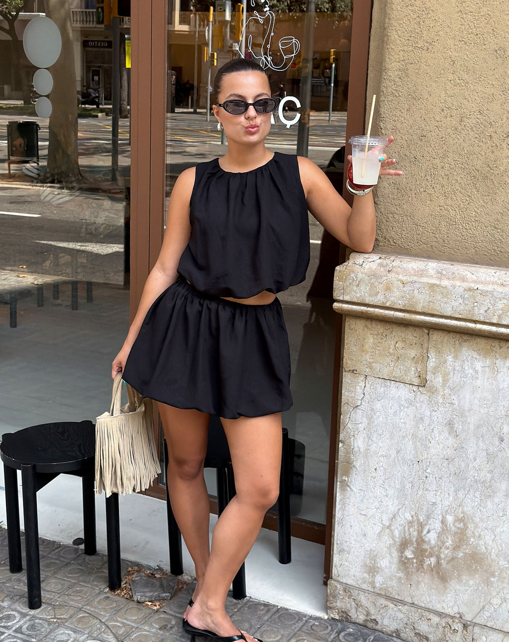 MIKA BUBBLE HEM TOP ZWART