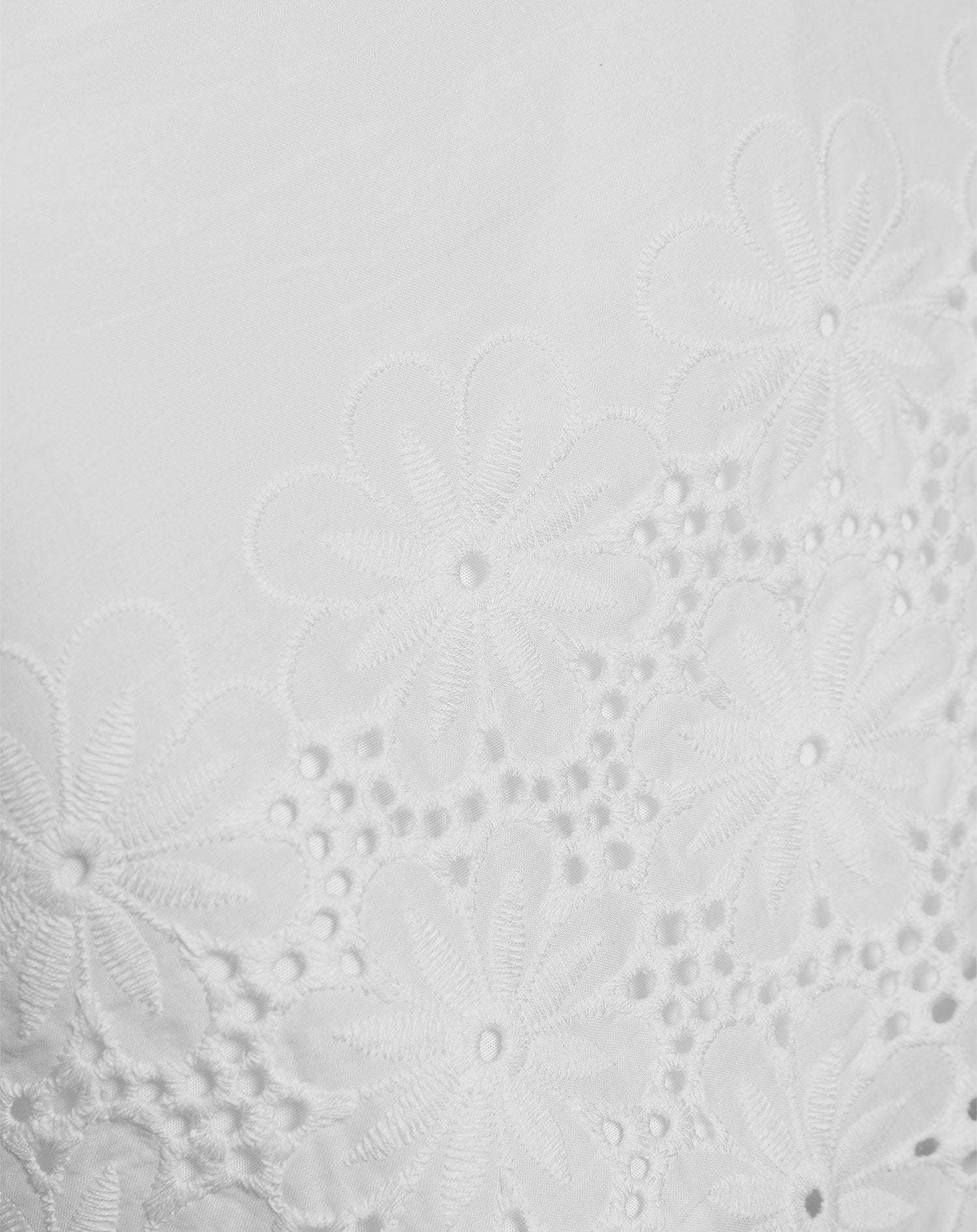 LOVELY EMBROIDERY ANGLAISE TOP WIT