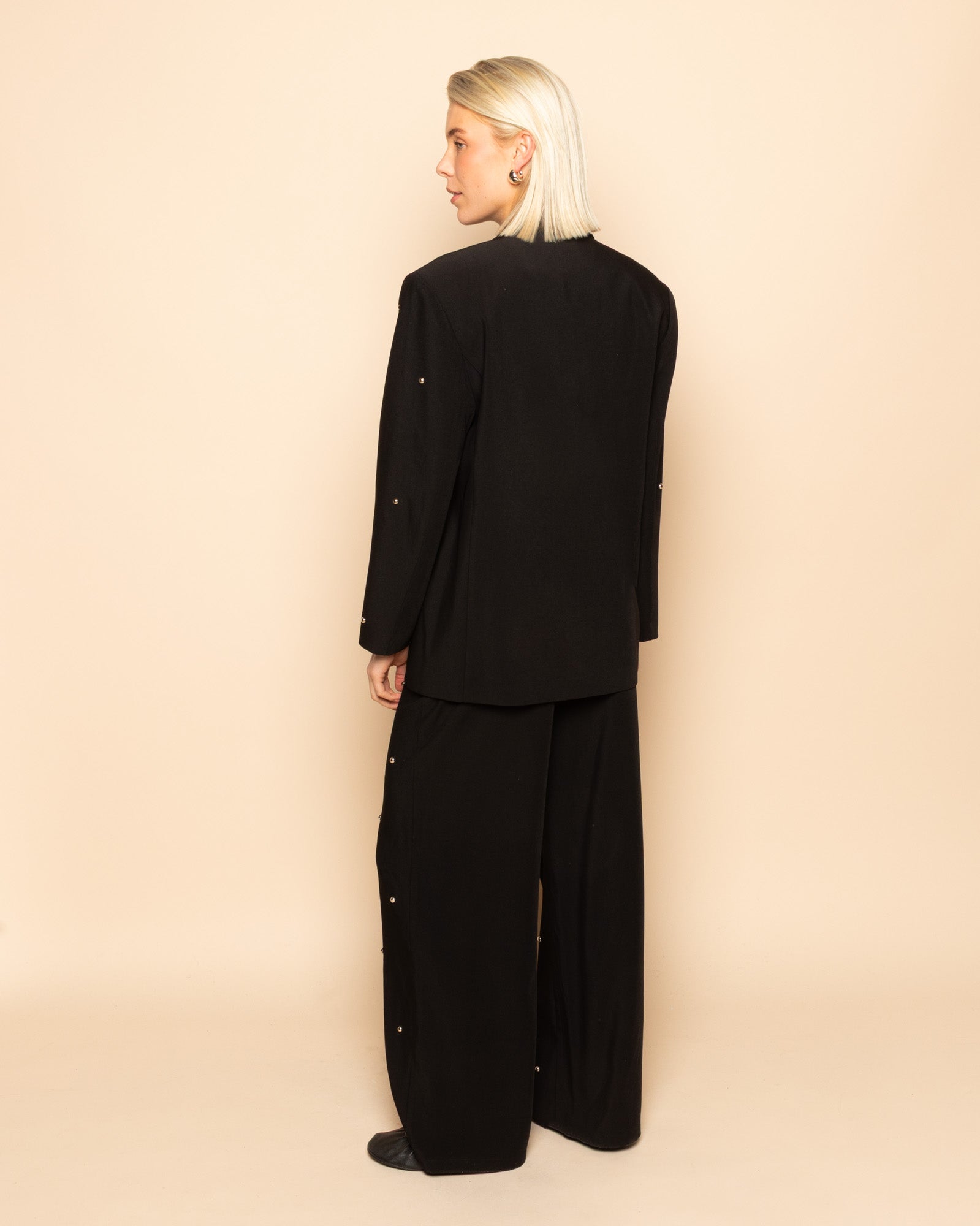 FLO BUBBLE STUD STRAIGHT LEG ANTALON PETITE BLACK