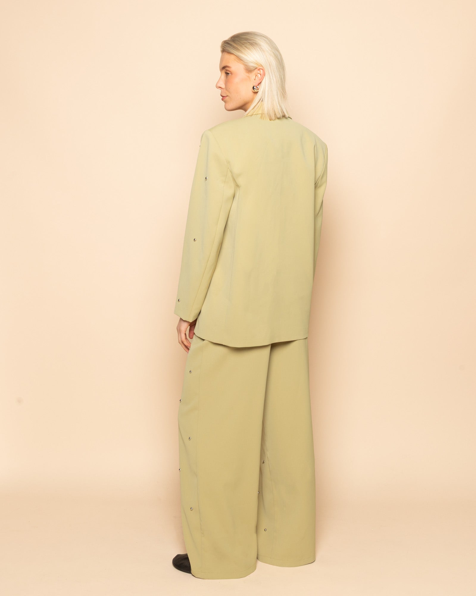 FLO BUBBLE STUD STRAIGHT LEG ANTALON PETITE LIGHT OLIVE